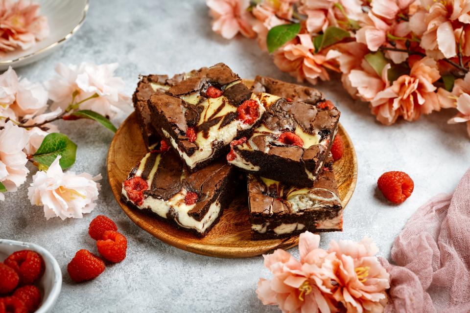 Brownie cheesecake s malinami