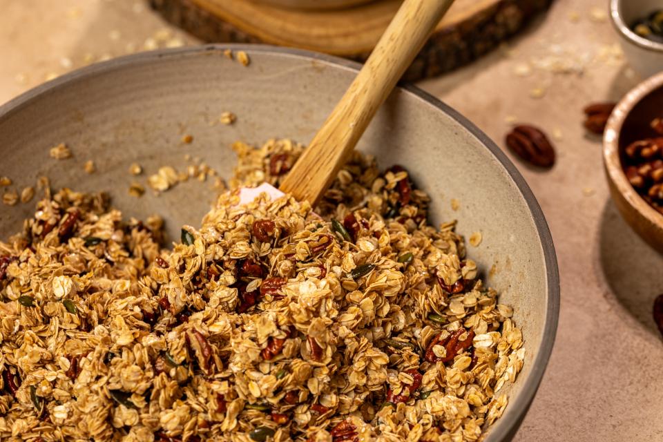 Granola so sušenými slivkami