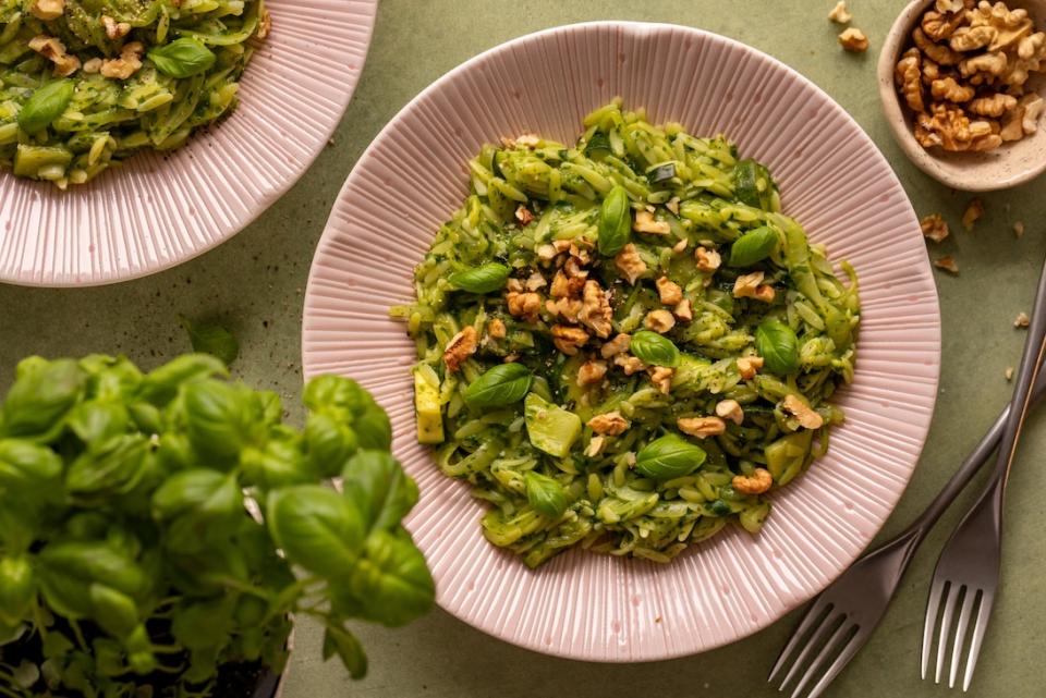 Bazalkové orzo