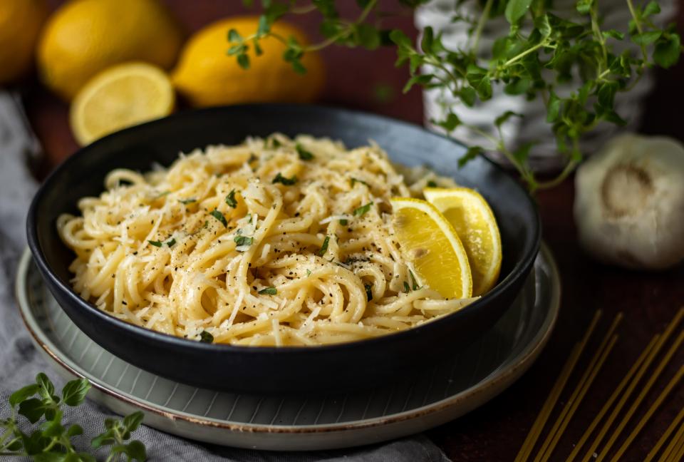 Citrónové špagety s parmezánom
